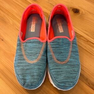 Skechers Womens Go Walk Teal & Coral Slip-OnsSize 10 New Without Tags